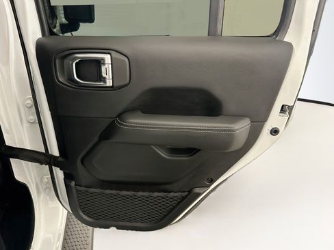 Used 2023 Jeep Wrangler Unlimited Sahara AWD/4WD image 31