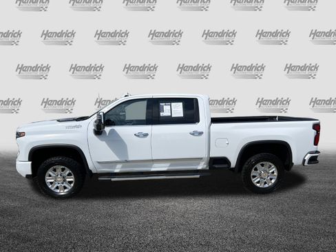Used 2024 Chevrolet Silverado 2500 High Country w/ Technology Package AWD/4WD image 6