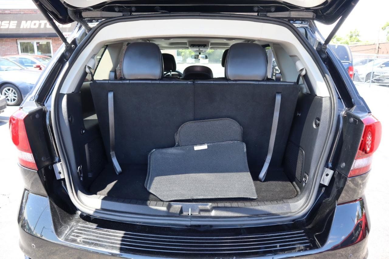 Used 2018 Dodge Journey Crossroad w/ Nav & Sun Group FWD image 15