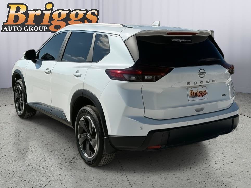 Used 2026 Nissan Rogue SV w/ SV Premium Package AWD/4WD image 3