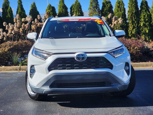 Used 2019 Toyota RAV4 XLE image 5