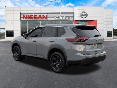 New 2026 Nissan Rogue SV FWD image 5