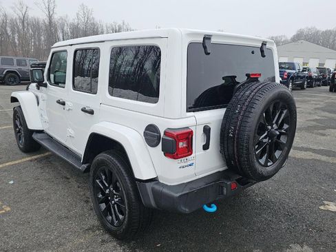 Used 2023 Jeep Wrangler Unlimited Sahara w/ Cold Weather Group image 6