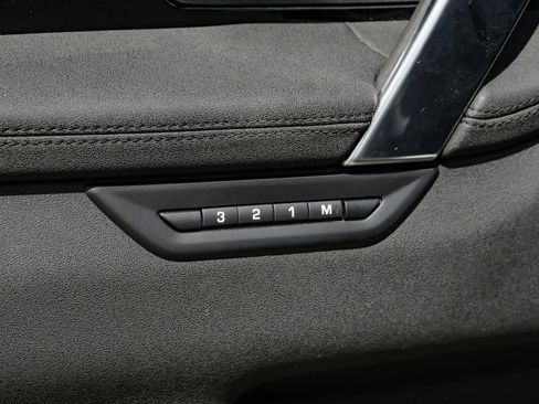 Used 2020 Land Rover Discovery Sport SE image 44