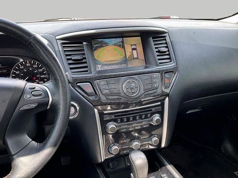 Used 2020 Nissan Pathfinder SL AWD/4WD image 7