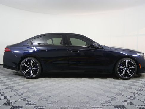 Used 2025 BMW 530i w/ M Sport Package RWD image 2