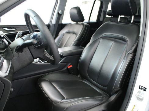 Used 2023 Jeep Grand Cherokee 4WD 4xe image 25