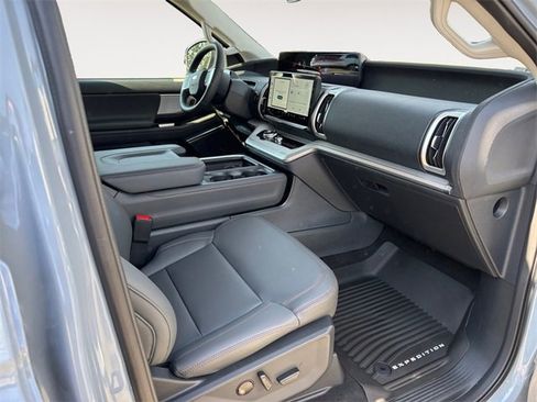 New 2025 Ford Expedition Max Active image 15