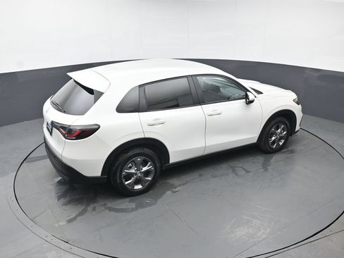 Certified 2026 Honda HR-V LX image 40