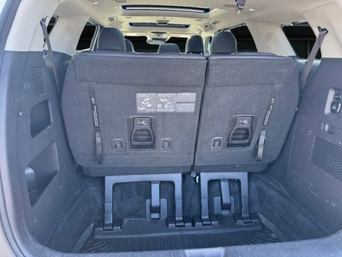 Used 2025 Kia Carnival SX image 12