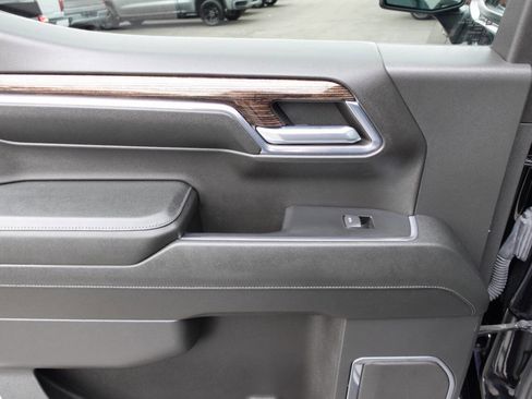 Used 2024 GMC Sierra 1500 Elevation image 19