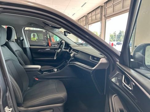 Used 2023 Jeep Grand Cherokee L Laredo w/ Trailer Tow Group (B) AWD/4WD image 16
