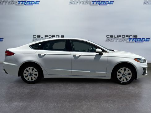 Used 2019 Ford Fusion S FWD image 4