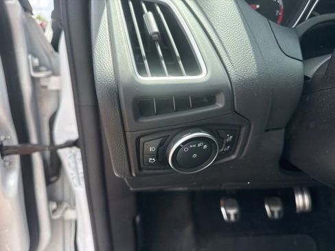 Used 2016 Ford Focus ST FWD image 12