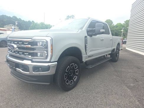 Used 2026 Ford F250 Lariat w/ FX4 Off-Road Package AWD/4WD image 1