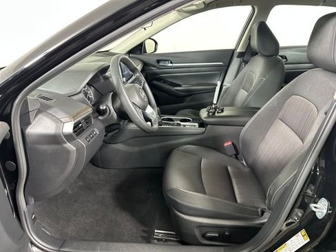 Used 2023 Nissan Altima 2.5 SV image 11