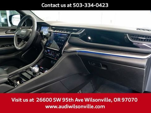Used 2023 Jeep Grand Cherokee Overland AWD/4WD image 32