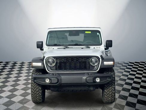 Used 2025 Jeep Wrangler Unlimited Sport AWD/4WD image 2