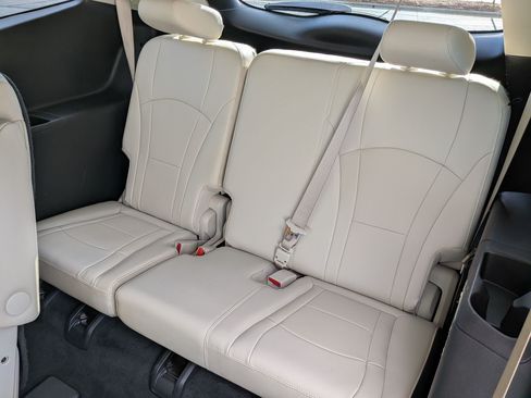 Used 2023 Buick Enclave Essence w/ Experience Buick Package FWD image 33