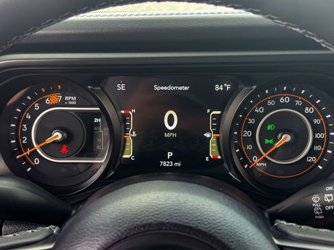 Used 2026 Jeep Wrangler Unlimited Rubicon AWD/4WD image 12