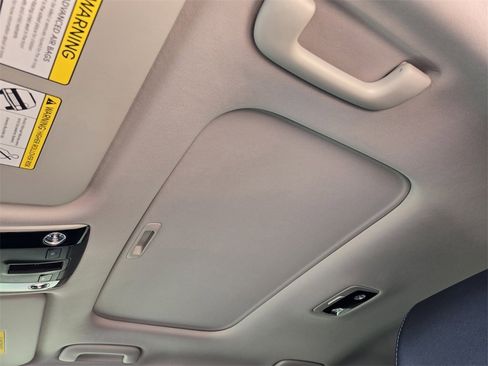 New 2026 Kia Seltos SX image 18