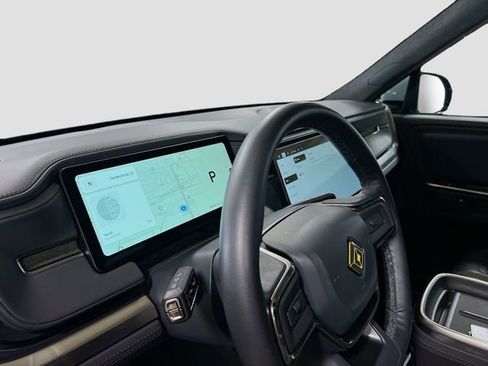 Used 2025 Rivian R1S Adventure image 9