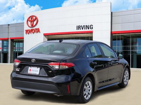 Used 2023 Toyota Corolla LE FWD image 4