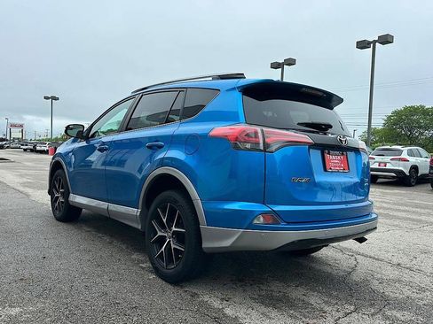 Used 2017 Toyota RAV4 SE AWD/4WD image 3