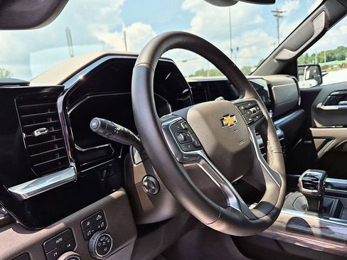 Certified 2026 Chevrolet Silverado 1500 LTZ w/ LTZ Convenience Package II AWD/4WD image 15