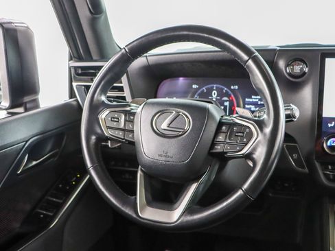 Used 2024 Lexus GX 550 w/ Accessory Package (2T) AWD/4WD image 13