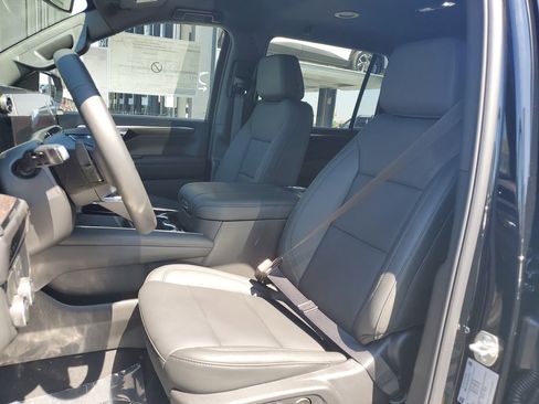 New 2026 Chevrolet Suburban LT w/ Comfort Package RWD image 18