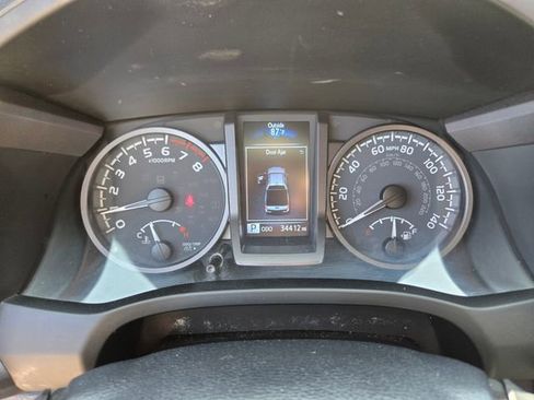 Used 2023 Toyota Tacoma TRD Off-Road w/ Technology Package AWD/4WD image 31