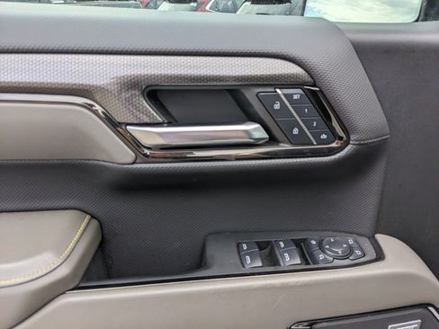 Used 2024 Chevrolet Silverado 1500 ZR2 w/ Dark Appearance Package image 18