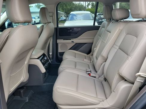 Certified 2023 Lincoln Aviator 2WD w/ Class IV Trailer Tow Package image 8