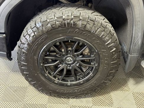 Used 2022 GMC Sierra 1500 AT4 w/ AT4 Premium Package AWD/4WD image 12