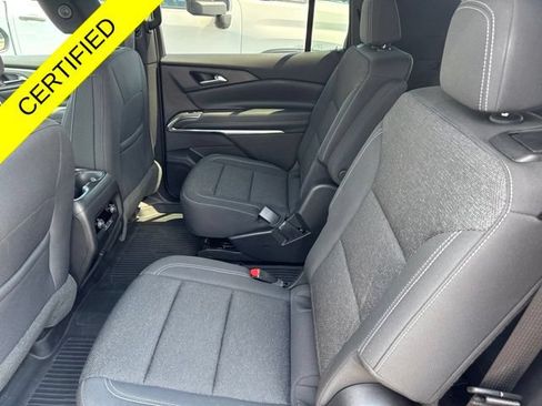 Used 2025 Chevrolet Traverse LT w/ LPO, Floor Liner Package FWD image 16