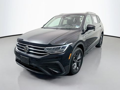Used 2022 Volkswagen Tiguan SE FWD image 3