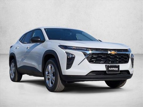 New 2026 Chevrolet Trax LS image 3