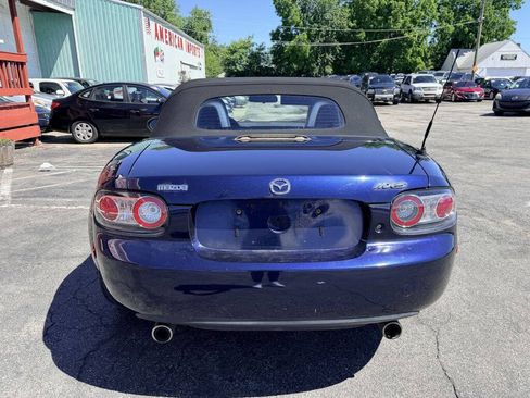 Used 2008 MAZDA MX-5 Miata Grand Touring w/ Premium Pkg RWD image 4