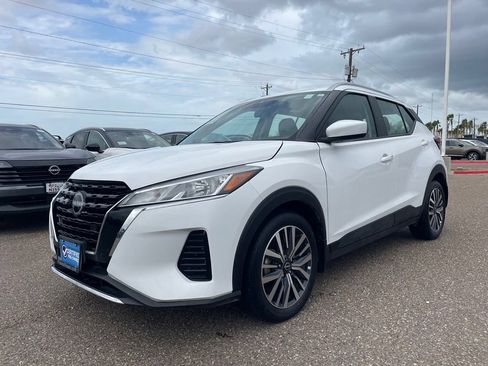 Used 2024 Nissan Kicks SV FWD image 3