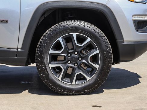 Used 2019 Jeep Compass Trailhawk AWD/4WD image 10