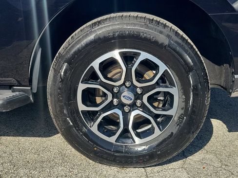 Used 2024 Ford Expedition XLT RWD image 12