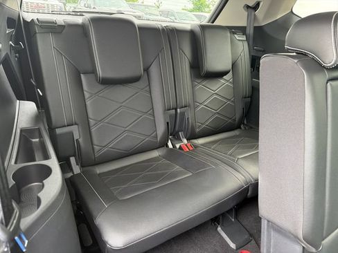 Used 2025 Volkswagen Atlas SE AWD/4WD image 53
