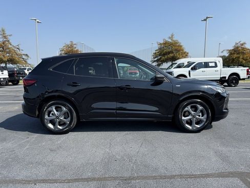 Used 2023 Ford Escape ST-Line image 9