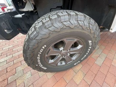 Used 2018 Jeep Wrangler Unlimited Rubicon image 8