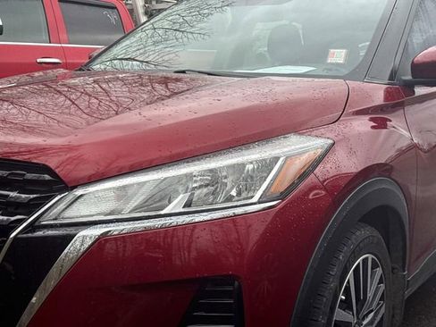 Used 2021 Nissan Kicks SV image 11