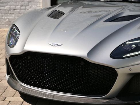 Used 2023 Aston Martin DBS Coupe RWD image 21
