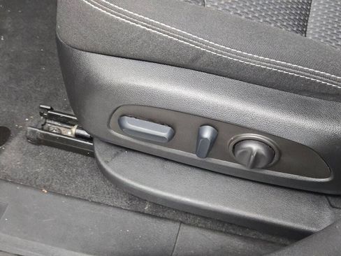 Used 2022 GMC Terrain SLE w/ Driver Convenience Package image 24