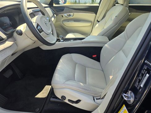 Certified 2024 Volvo XC90 T8 Plus AWD/4WD image 11