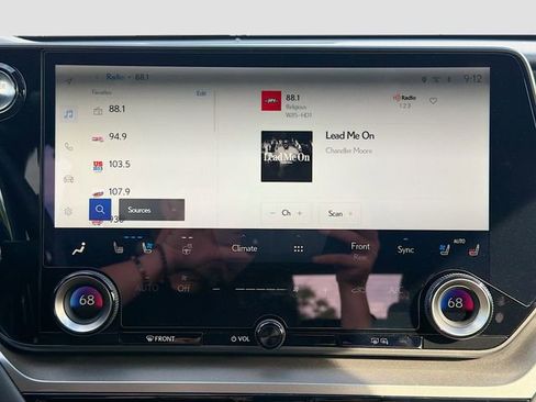 New 2026 Lexus TX 500h AWD image 33